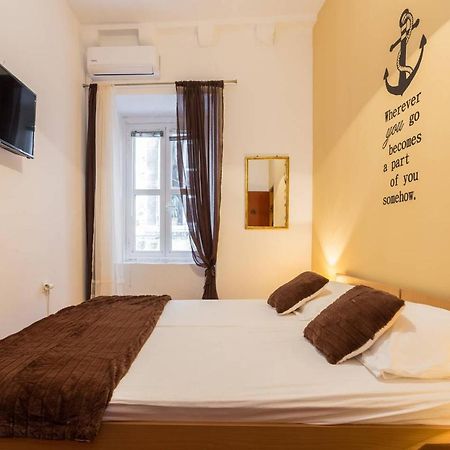 Lovely Room In Old Town ดูบรอฟนิก ภายนอก รูปภาพ