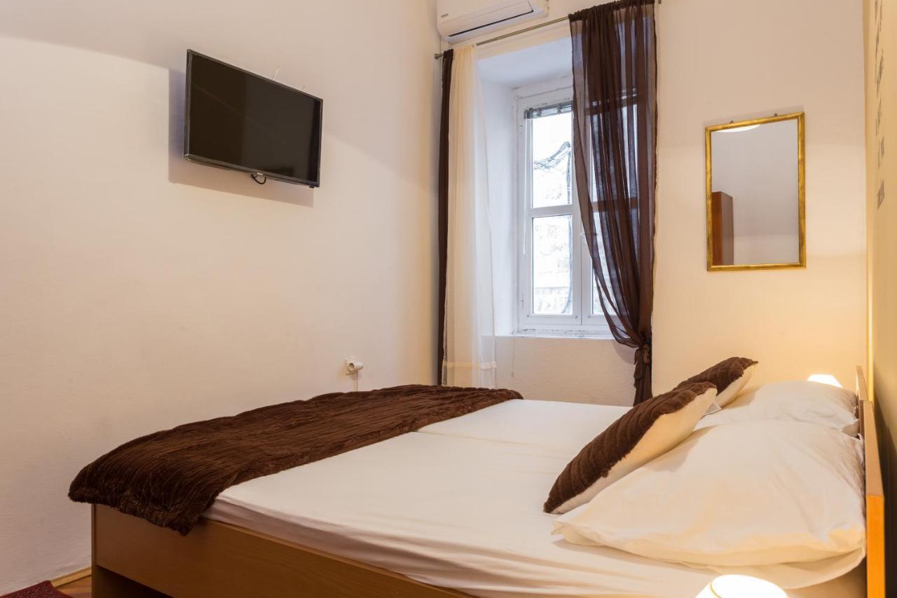 Lovely Room In Old Town ดูบรอฟนิก ภายนอก รูปภาพ